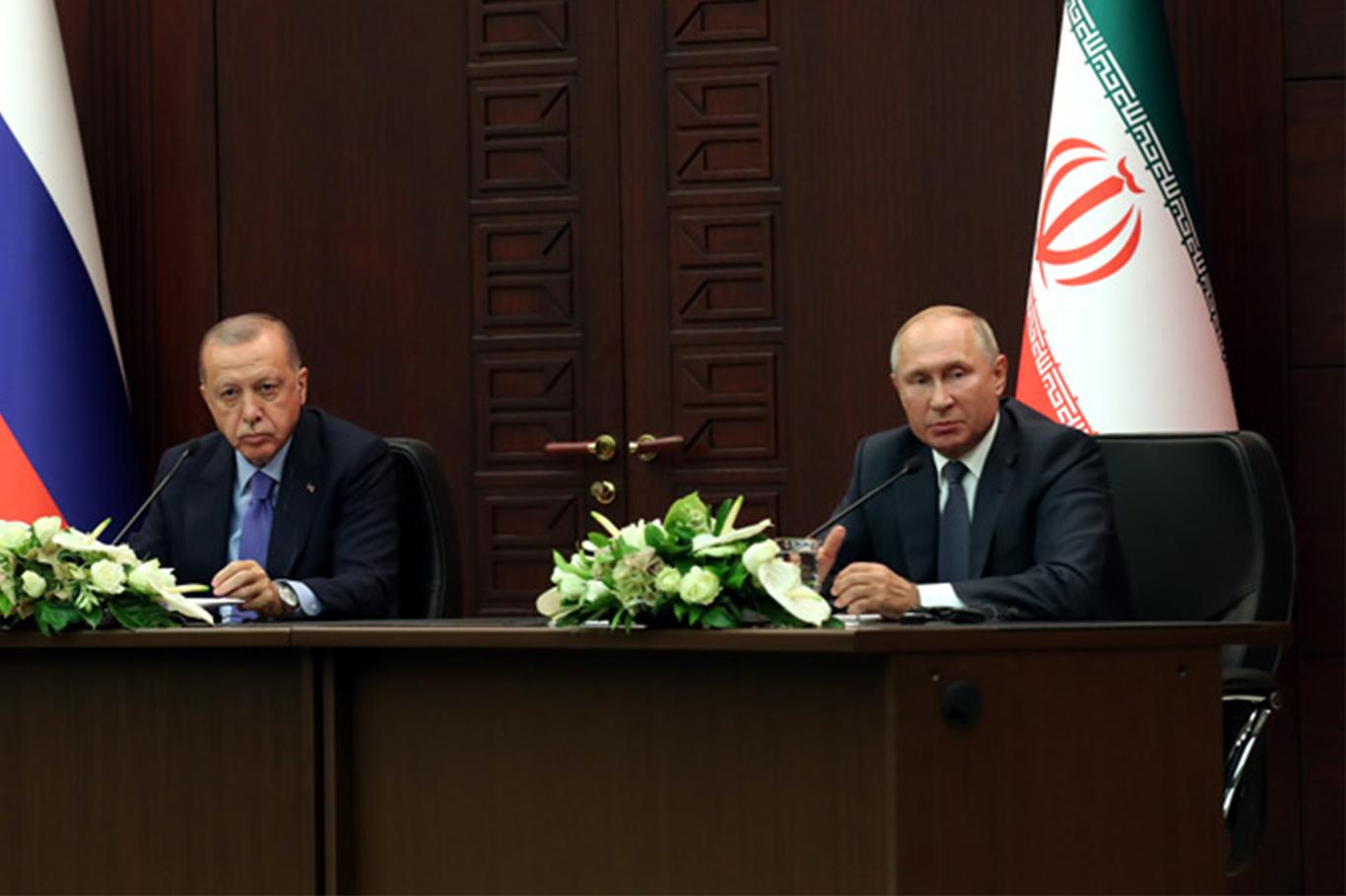 Putin: Üç garantör ülkenin katılımıyla Anayasa Komitesinin listesi onaylanmıştır